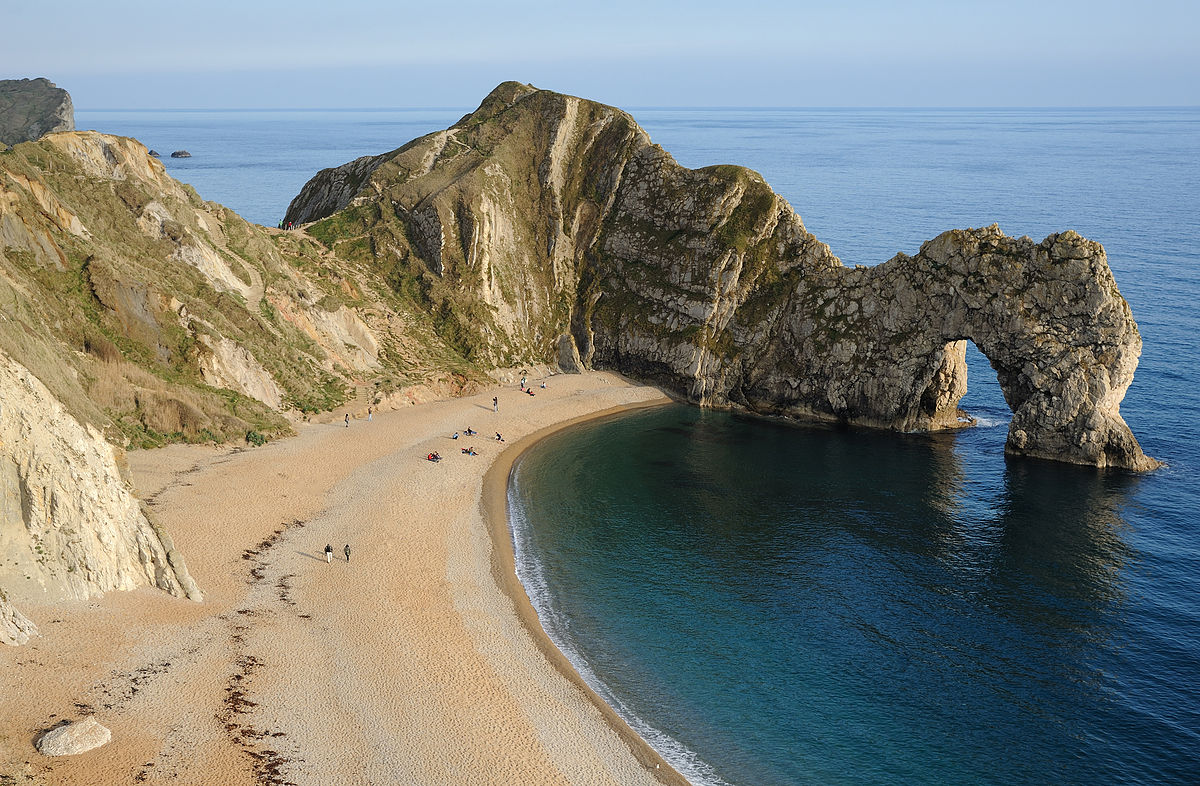The Jurassic Coast should be the top highlight of a weekend getaway to Dorset ... photo by CC user Saffron Blaze on wikimedia commons